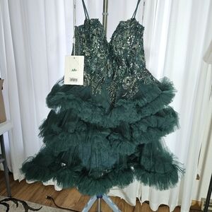 Mac Duggle 20645 Size 6.    Green Sequin Ruffle Dress